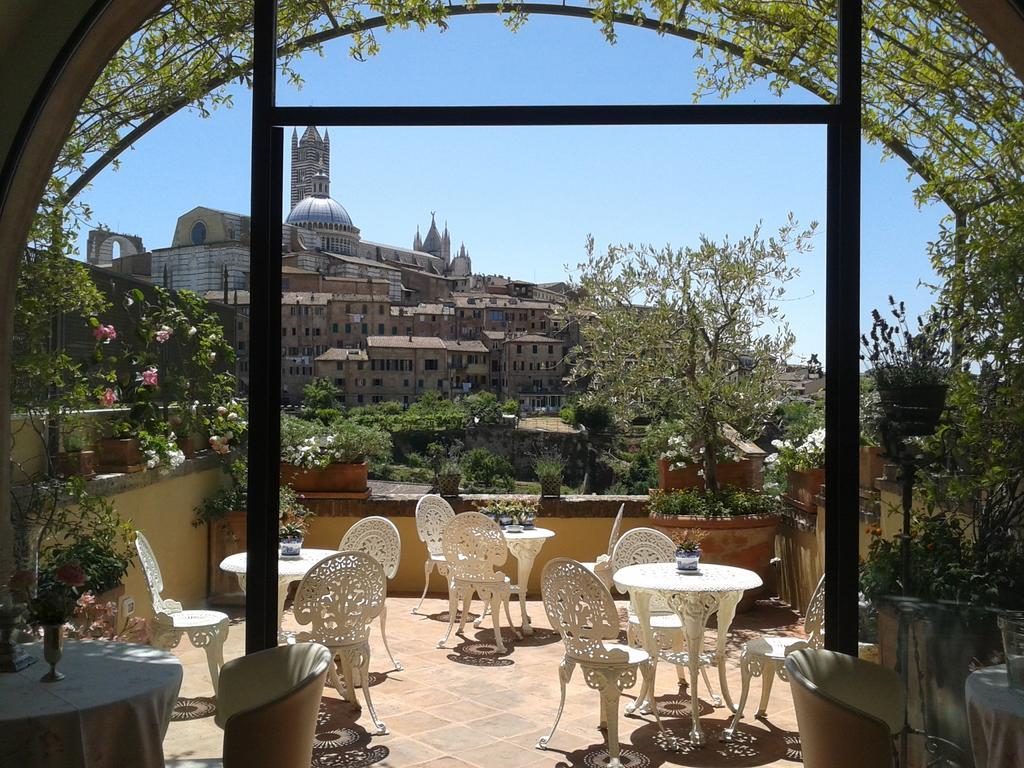 Residenza D'Epoca Campo Regio Relais Bed & Breakfast Siena Bagian luar foto