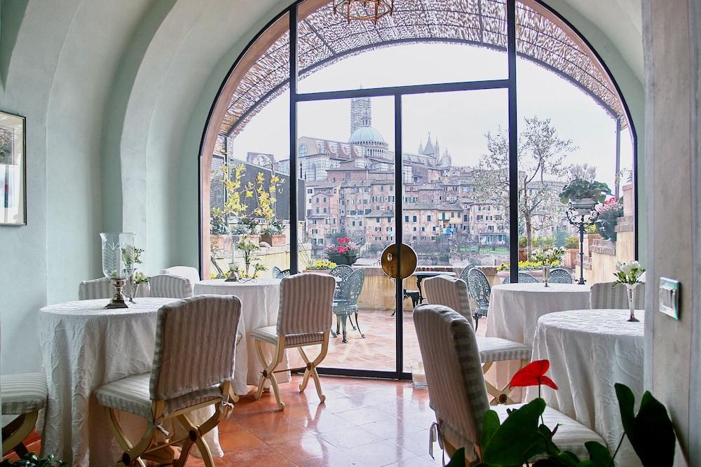 Residenza D'Epoca Campo Regio Relais Bed & Breakfast Siena Bagian luar foto