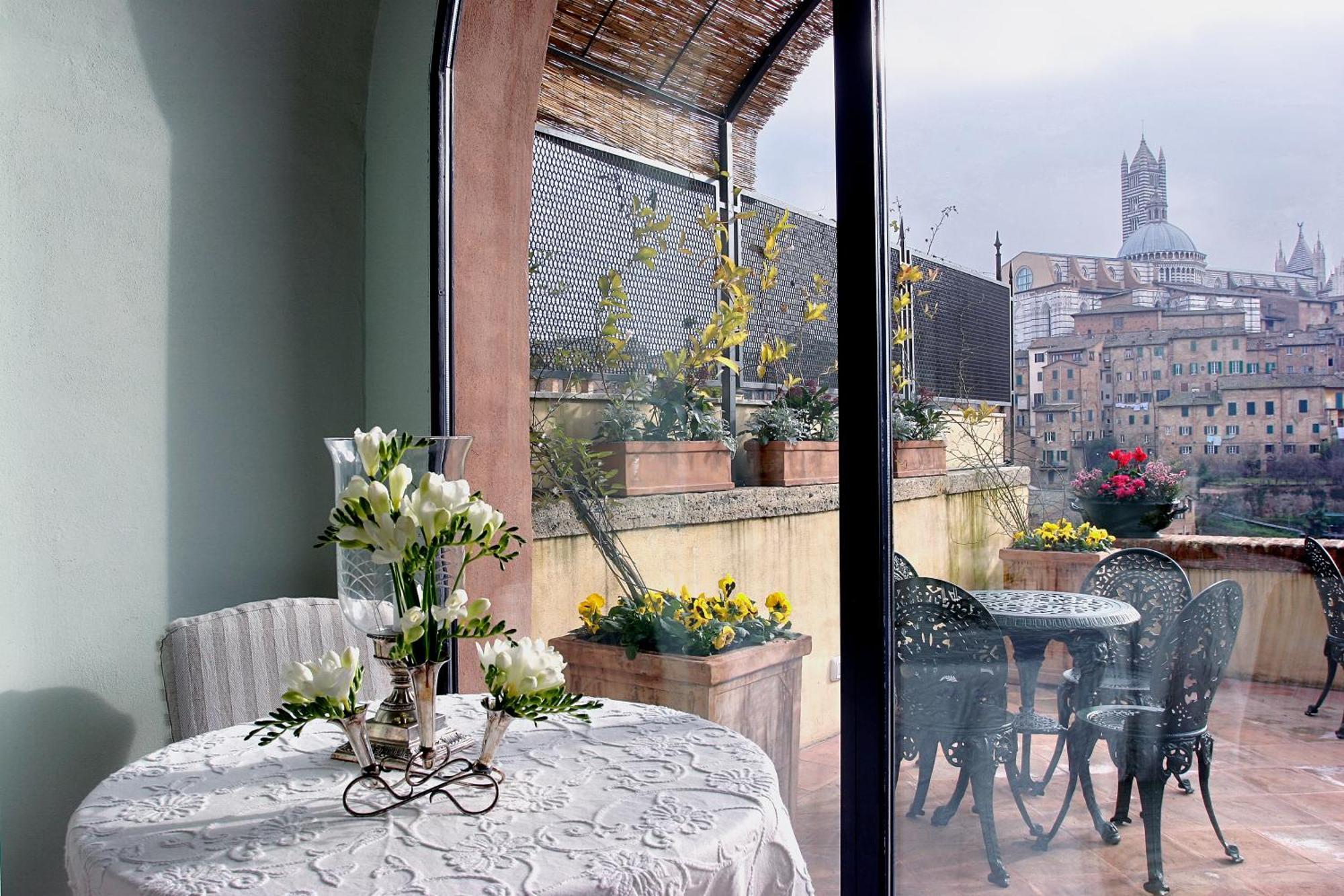 Residenza D'Epoca Campo Regio Relais Bed & Breakfast Siena Bagian luar foto
