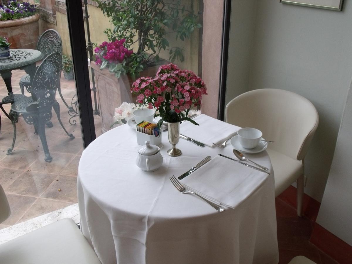Residenza D'Epoca Campo Regio Relais Bed & Breakfast Siena Bagian luar foto